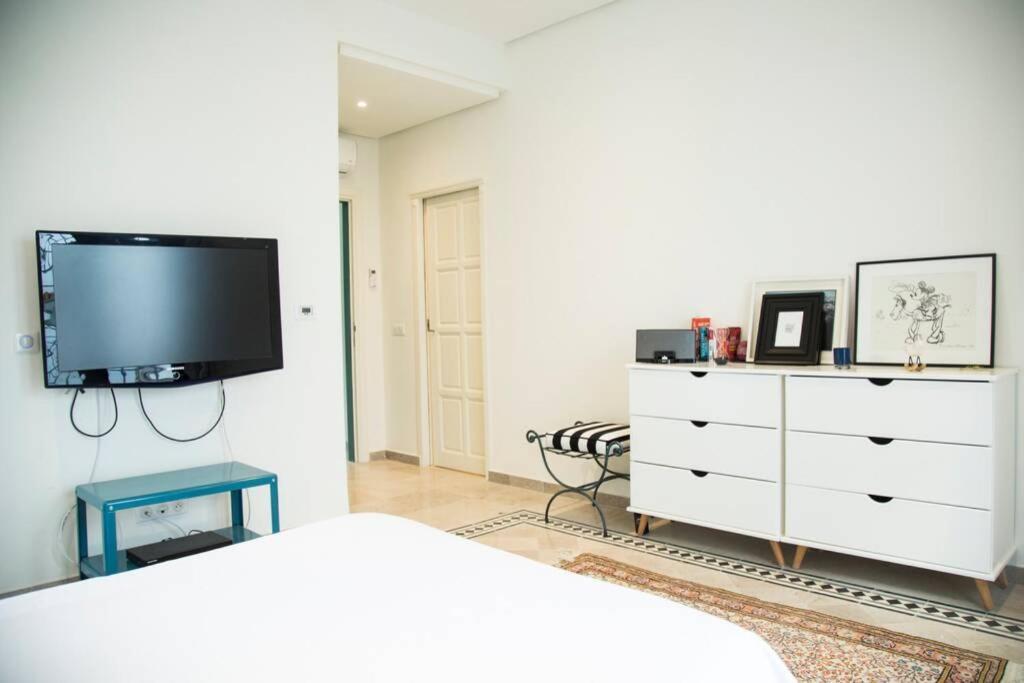 Les Verrieres De Gammarth: Moderne +piscine * Tunis