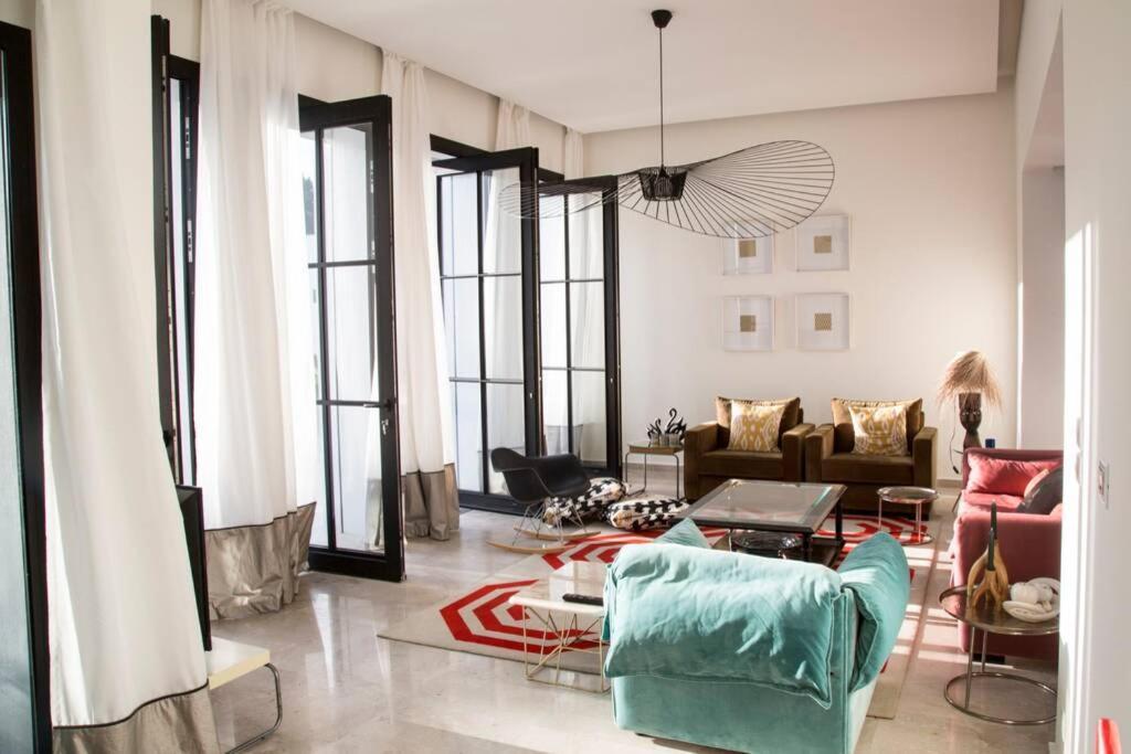 Les Verrieres De Gammarth: Moderne +piscine Villa Tunis