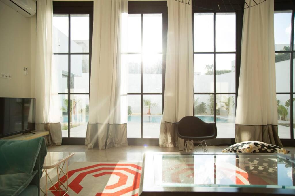 Les Verrieres De Gammarth: Moderne +piscine