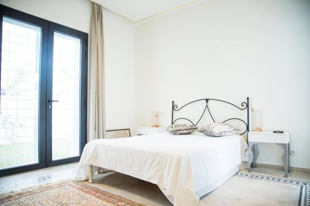 Les Verrieres De Gammarth: Moderne +piscine Villa Tunis